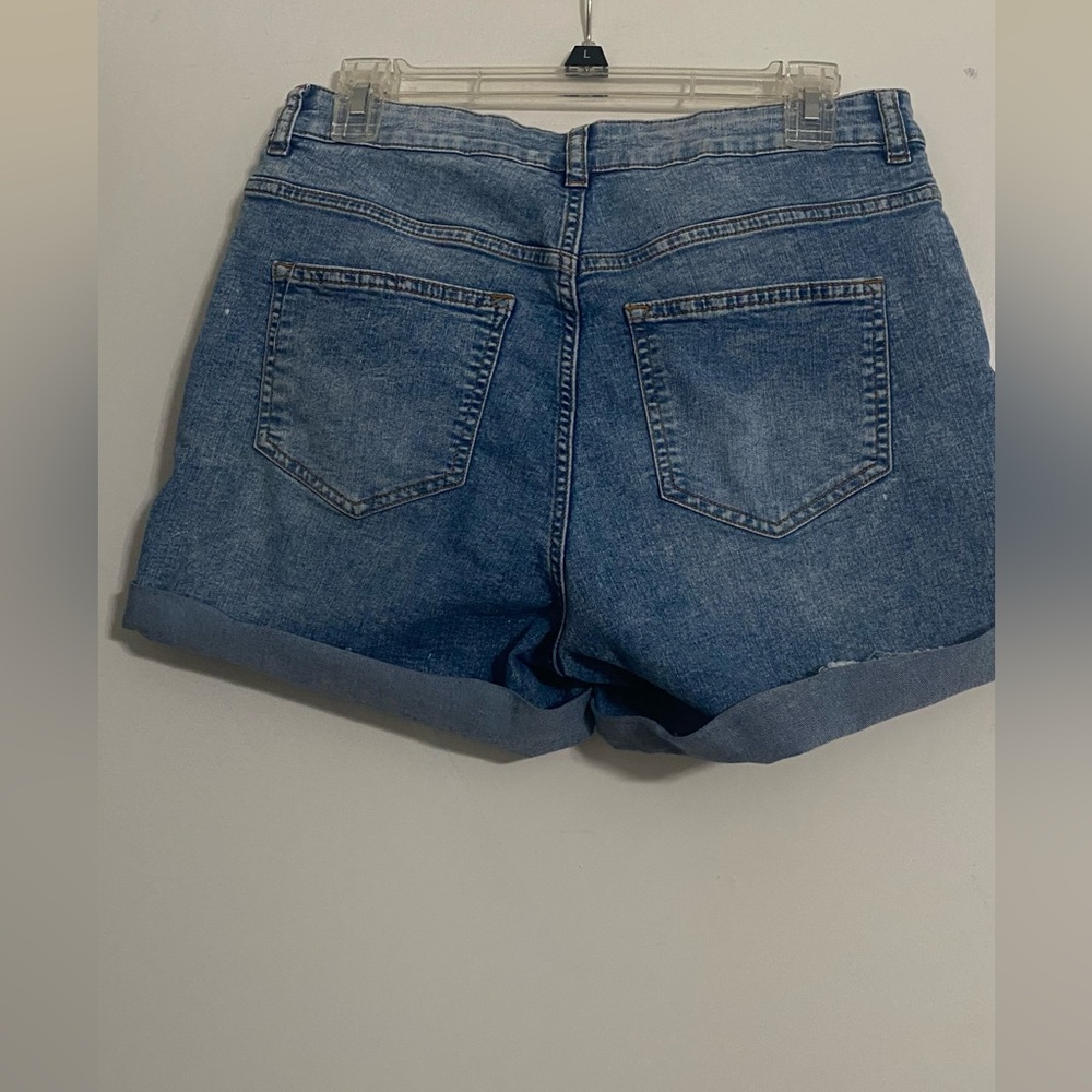 H&M Light Blue Denim Shorts - Picture 2 of 3